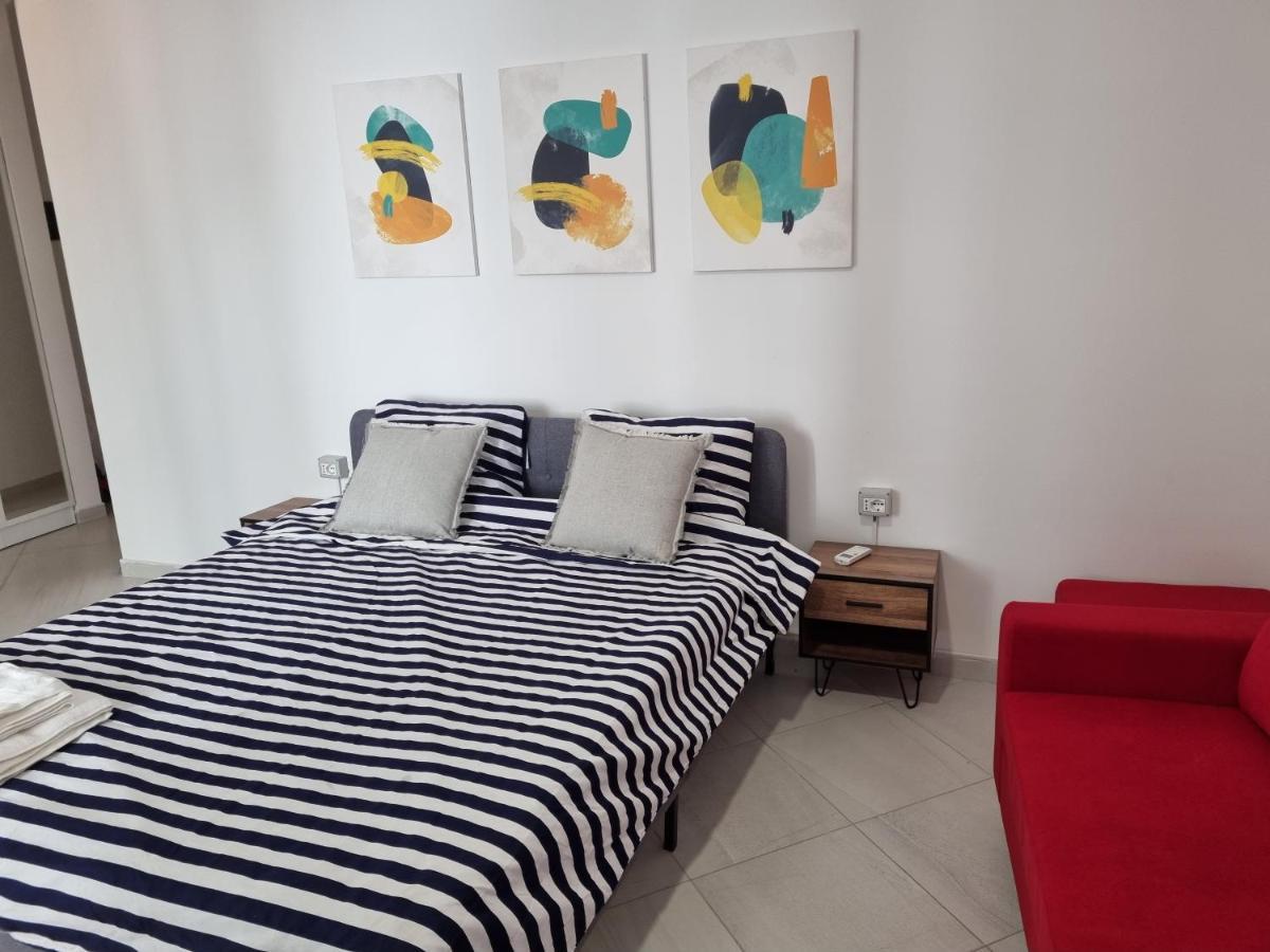 New Modern Studio In Central Tirana Appartement Buitenkant foto